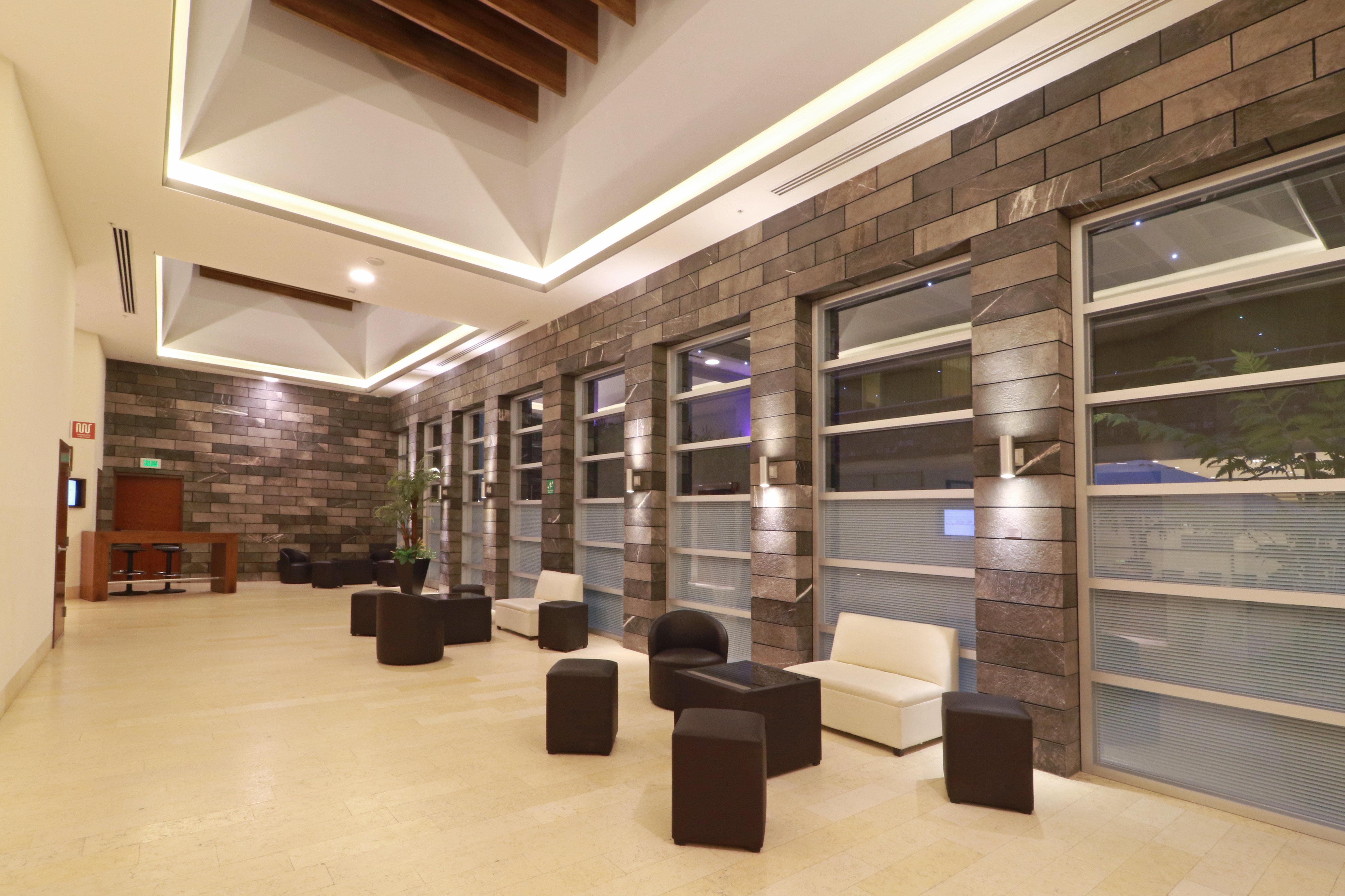 Holiday Inn & Suites Plaza Mayor By Ihg León Exteriör bild
