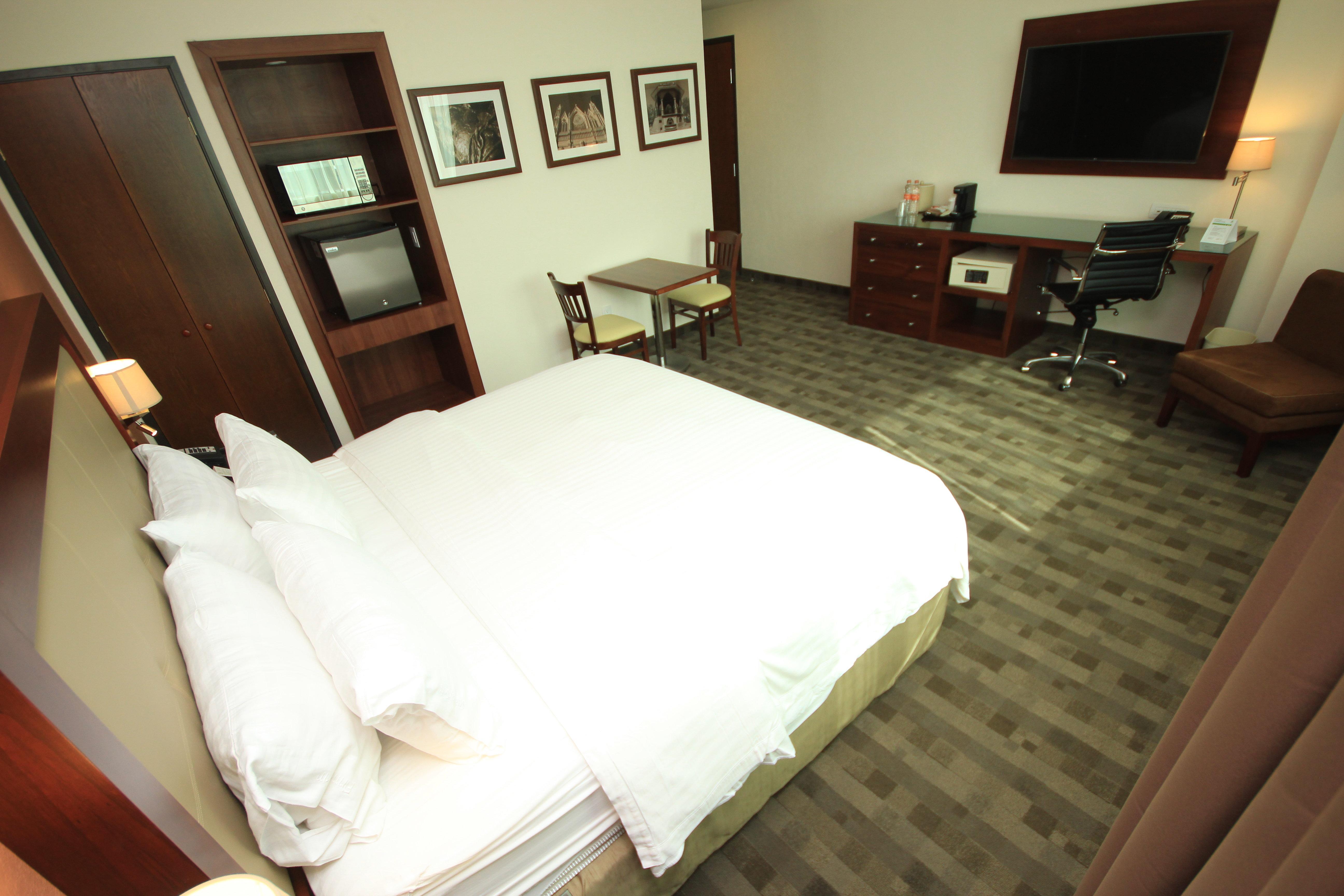 Holiday Inn & Suites Plaza Mayor By Ihg León Exteriör bild
