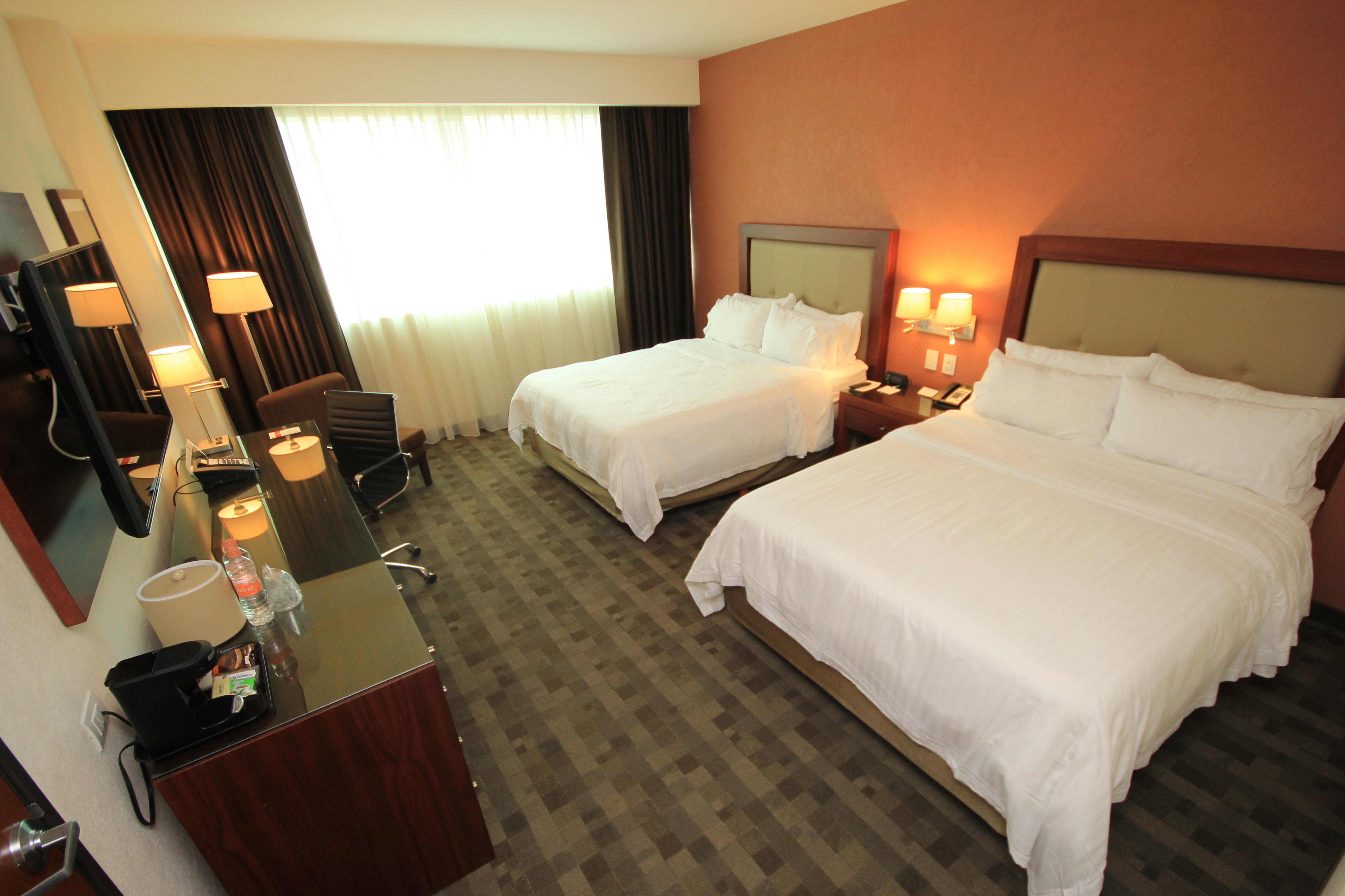 Holiday Inn & Suites Plaza Mayor By Ihg León Exteriör bild