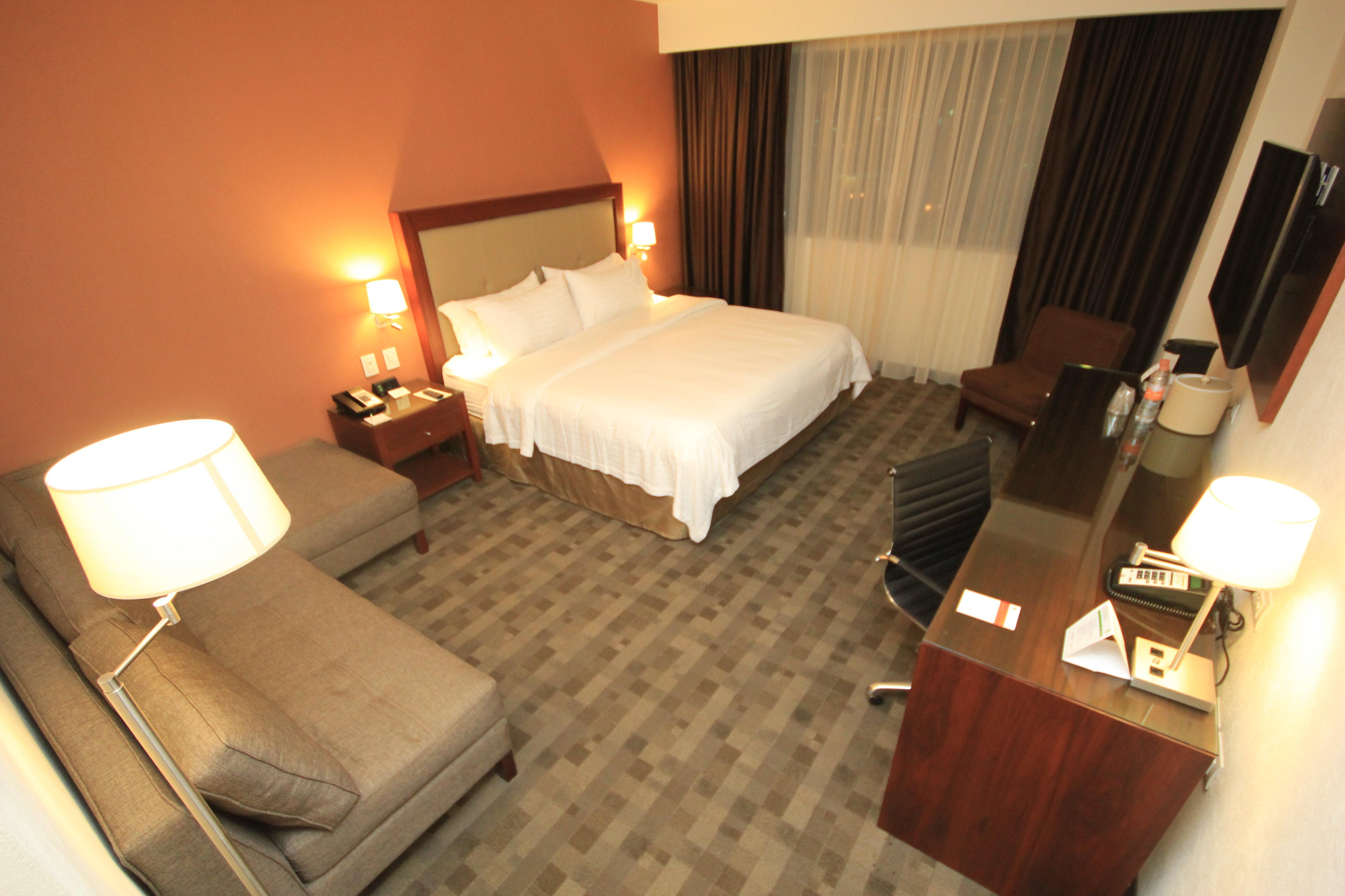 Holiday Inn & Suites Plaza Mayor By Ihg León Exteriör bild