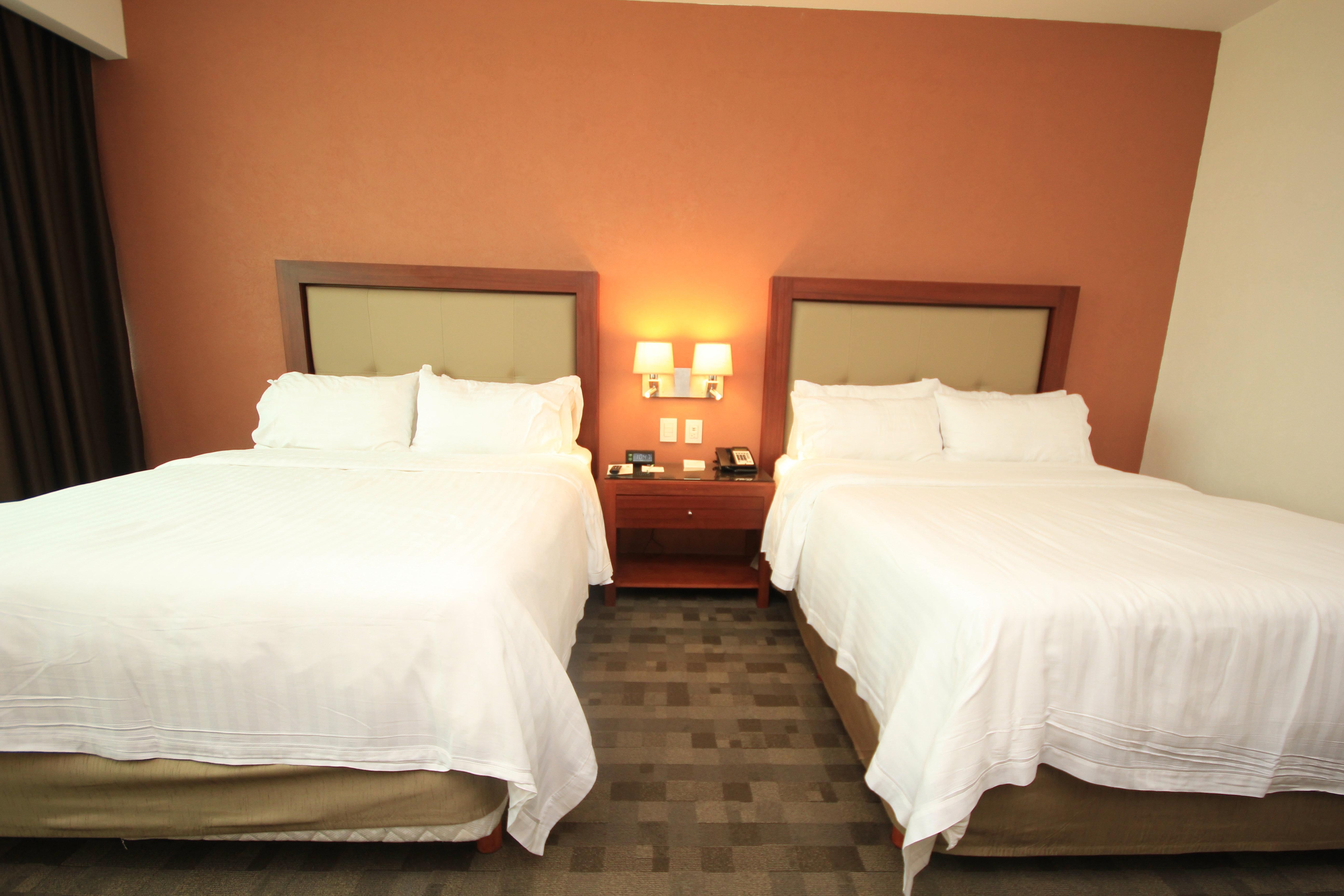 Holiday Inn & Suites Plaza Mayor By Ihg León Exteriör bild